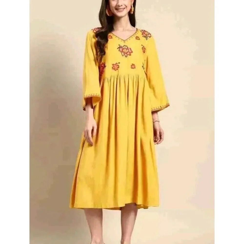 Sangria Dress Women's Large Yellow Embroidered V-Neck Long Sleeve